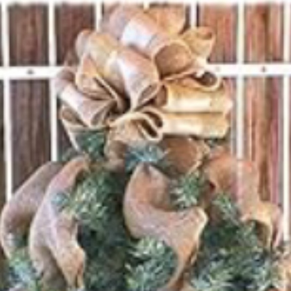 Gold and Burlap Christmas Tree Topper with streamers - Picture 2 of 2